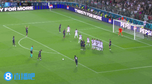 开云体育手机登录-惩罚人墙！李刚仁任意球直接打门，皮球击中波罗后者倒地